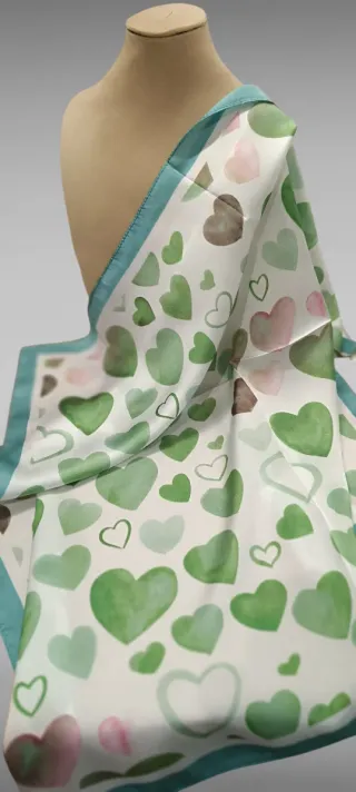 Pañuelo Corazones Verde y Rosa Nuevo