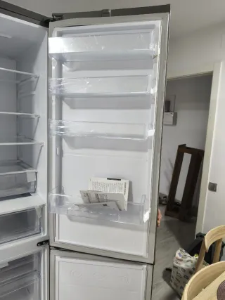 NEVERA COMBI SAMSUNG NUEVA NO FROST ENERGÍA A+