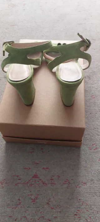 Zapatos Gloria Ortiz verdes talla 37