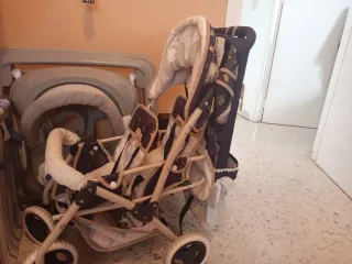 Cochecito de muñecas con poco uso