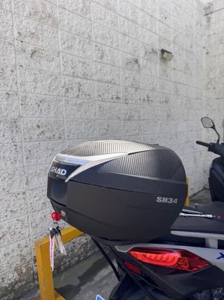 Baúl Yamaha XMAX SH34 Negro