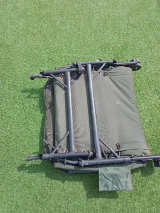 Cama de pesca plegable