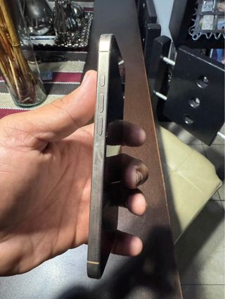 iPhone 16 Pro Max Dorado/Plateado