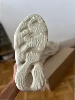 Yeezy Foam Runner Beige Talla 38