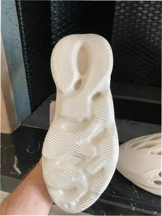 Yeezy Foam Runner Talla 39 Blanco