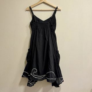 Talla M - Dorothy Perkins - Abito nero con dettagli ricamati