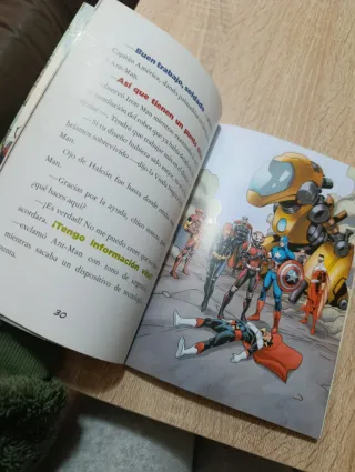 Lote libros y peluches superhéroes