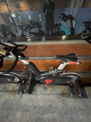 Bicicleta Spinning Life Fitness IC6