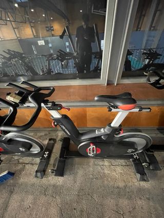 Bicicleta Spinning Life Fitness IC6
