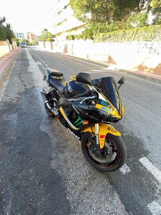 Yamaha YZF R6 Negra y Amarilla