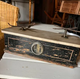 Balanza de precisión antigua