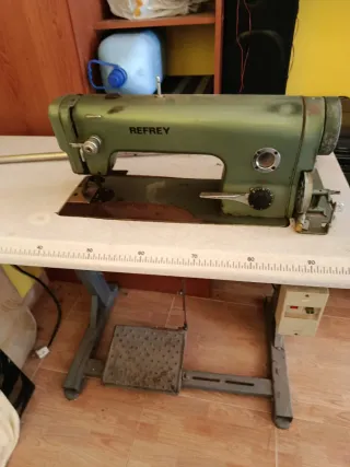 Máquina de coser Refrey industrial