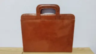 Portafolio de Piel Marrón