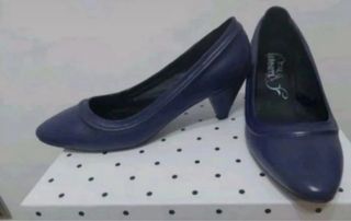 Zapatos de tacón morados