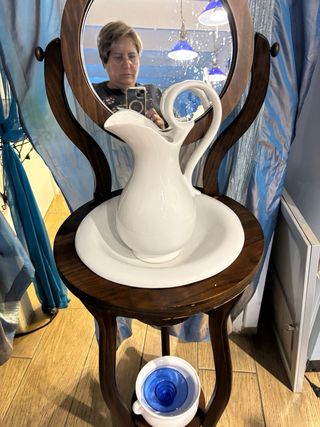 Mueble palanganero de madera
