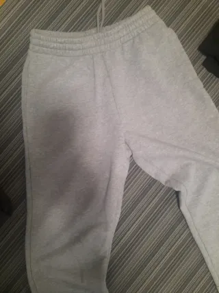 Pantalón Adidas gris chico Talla XS