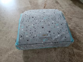 Trona bebé gris y blanca + regalo alzador