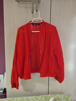 Cazadora Zara Roja Transparente Talla L