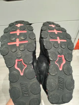 Zapatillas Nike Air Max Negras y Rojas