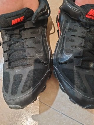 Zapatillas Nike Air Max Negras y Rojas