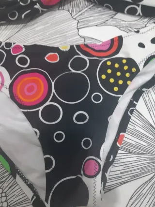 Bikini sin estrenar.SI COMPRAS MAS DE UNO REBAJO