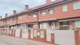 Casa adosada en venta en Ensanche en Alcalá de Henares