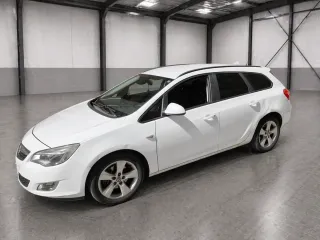 Opel Astra ITV hasta marzo 2027 etiqueta b