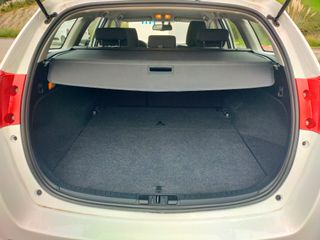 Toyota Auris Hybrid Touring Sports 2014