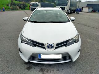 Toyota Auris Hybrid Touring Sports 2014