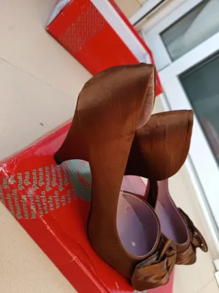 Zapatos de fiesta Pasarela marrones