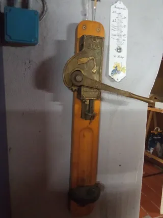 Descorchador antiguo JUMA Asturias de 75cm de larg