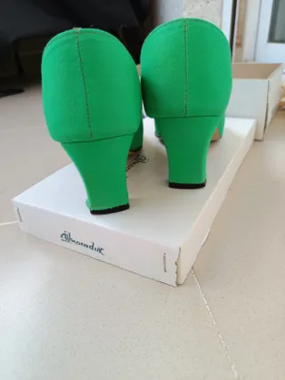 Zapatos de salón verdes