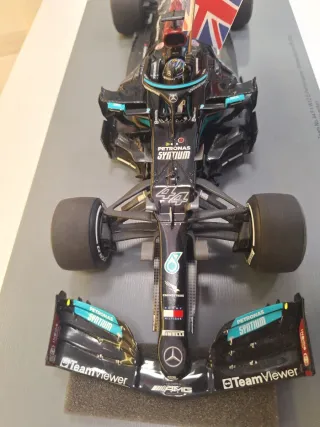 Spark Mercedes AMG F1 W12 1:18 Lewis Hamilton