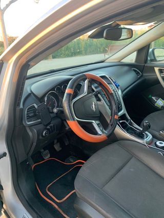 Opel Astra 2011