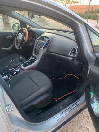 Opel Astra 2011