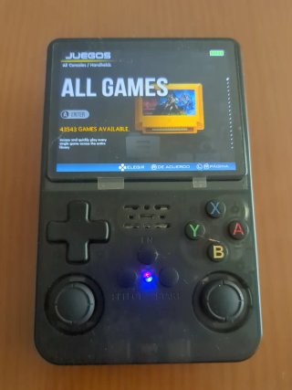 Consola R36S Negra y Multicolor