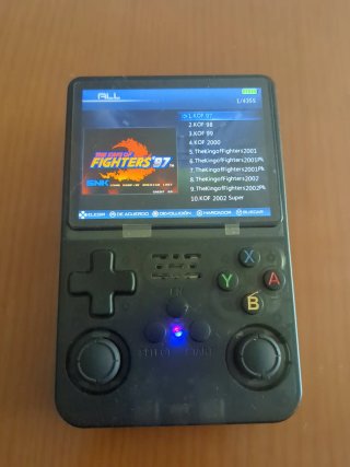 Consola R36S Negra y Multicolor