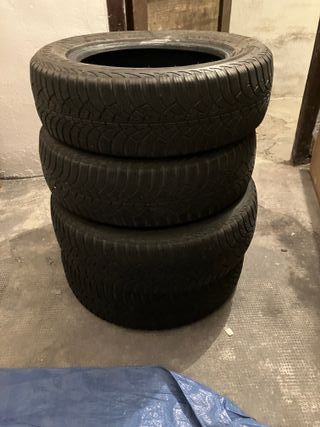 Neumáticos invernales de coche (Goodyear)