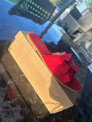 Sandalias Rojas Talla 38 Nuevas con Caja