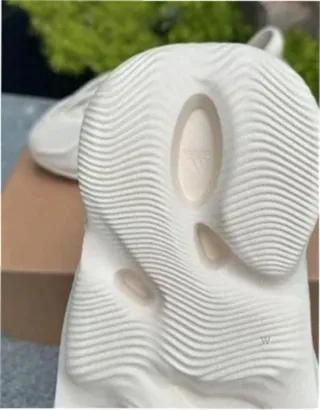 Yeezy Foam Runner Talla 41 Beige