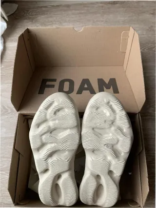 Yeezy Foam Runner Talla 38 Beige