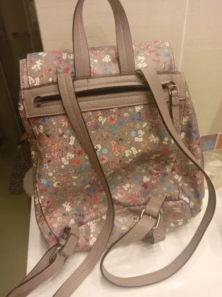 Mochila Parfois floral beige multicolor