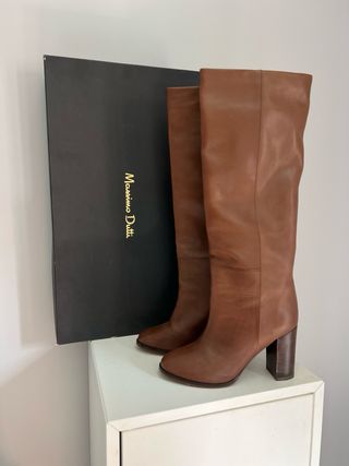 Botas altas piel marrón Massimo Dutti