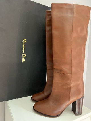 Botas altas piel marrón Massimo Dutti