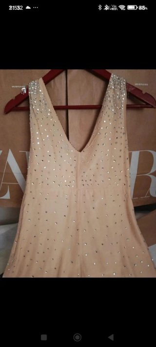 Vestido Zara Beige/Dorado con Pedrería Talla XS