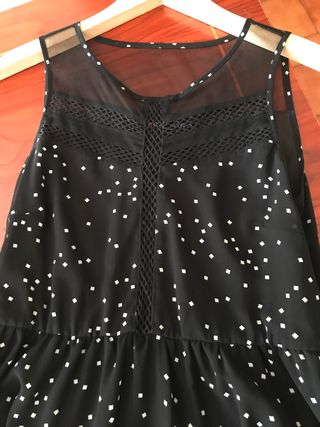 Vestido negro con estampado de cuadros