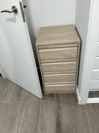 Cómoda 4 cajones madera clara