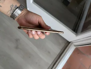 iPhone 11 Pro Max 64GB Dorado