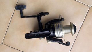 Carrete de pesca SBR551