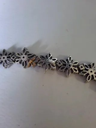 Pulsera Flores Moradas y Abeja Plata